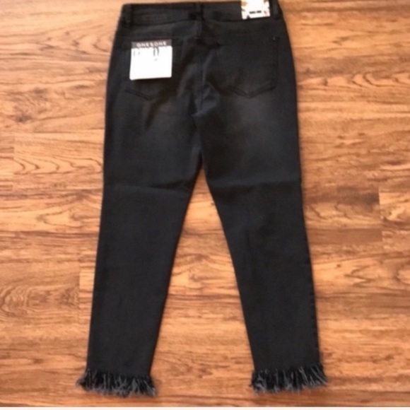 Raw Hem Ankle Jeans Black - Picture 5 of 7